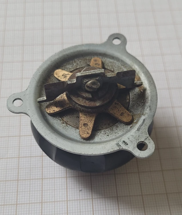 CR-21 Gałka strojenia z przekładnią planetarną „НАСТРОЙКА” 2– ZSRR.jpeg