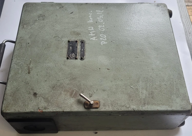 INN-78 Zestaw laboratoryjny do analizy gazów AW-3 – przenośny, vintage PRL 2.jpeg