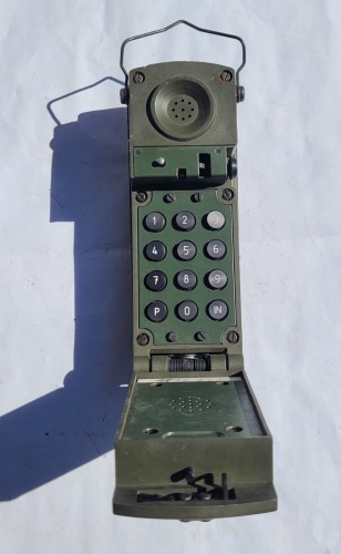 R-18 Polowy aparat telefoniczny ABL – sprzęt łączności wojskowej.jpeg