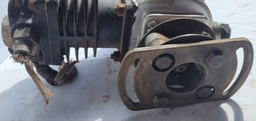 CZ-8 Sprężarka powietrza dwucylindrowa HS180 FMS – tłokowa2.jpeg