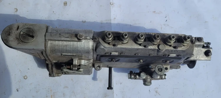 CZ-9 Pompa wtryskowa RW300 750 B.GR. – element układu paliwowego4.jpeg