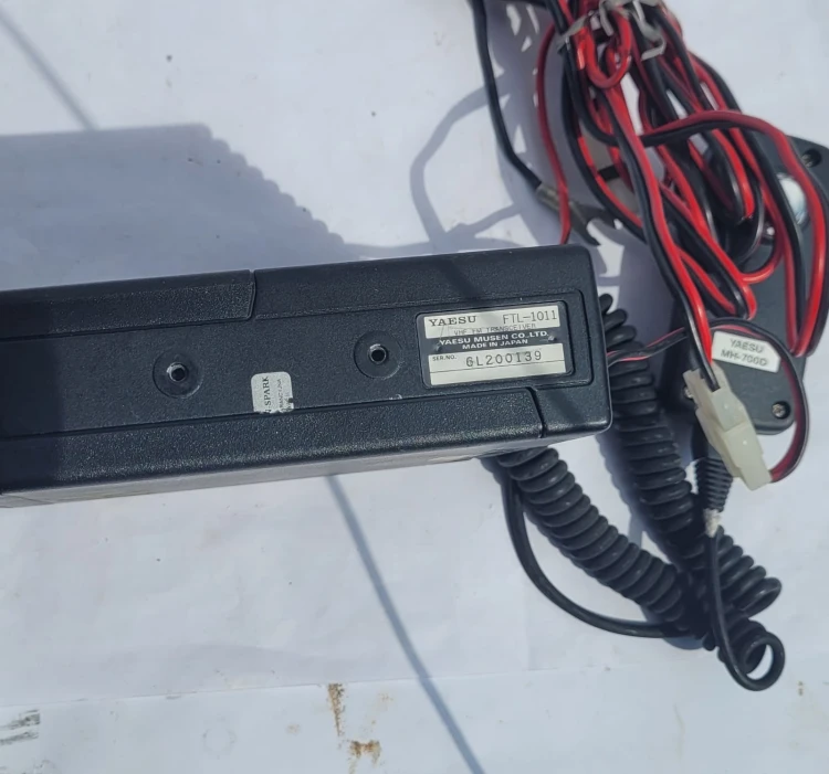 EL-41 Radiotelefon Yaesu FTL-1011 + mikrofon MH-700o , komplet4.jpeg