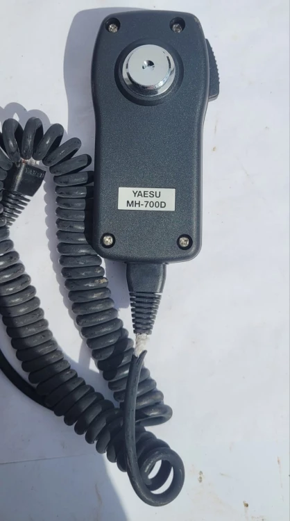 EL-41 Radiotelefon Yaesu FTL-1011 + mikrofon MH-700o , komplet5.jpeg