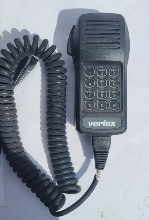 EL-41 Radiotelefon Yaesu FTL-1011 + mikrofon MH-700o , komplet6.jpeg